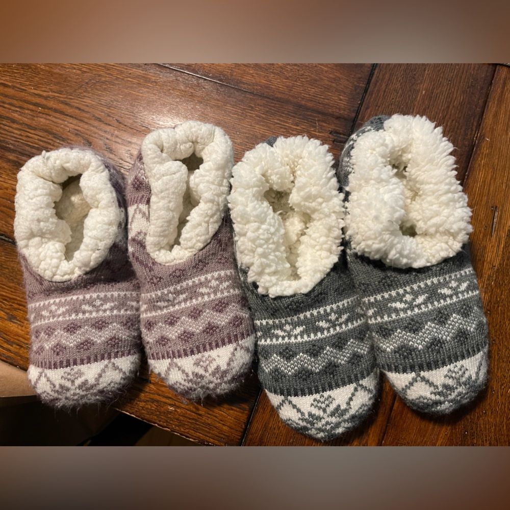 2 prs Snoozies fuzzy slippers